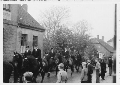 Einholen_der_Kirchenglocken_am_Landeswappen